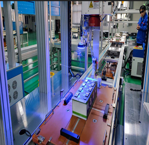 Large lithium cells and packs used by heavy machinery industry